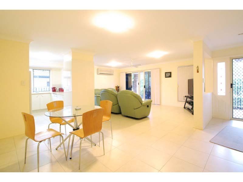 2/13 Olympus Drive, Robina QLD 4226