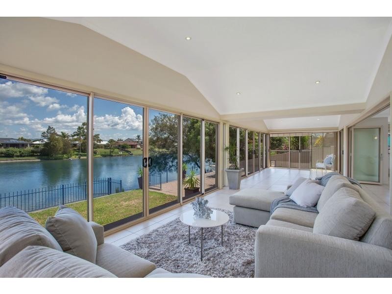 52 Jabiru Avenue, Burleigh Waters QLD 4220
