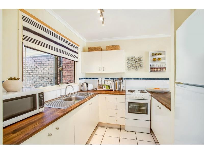 2/35 Frascott Avenue, Varsity Lakes QLD 4227