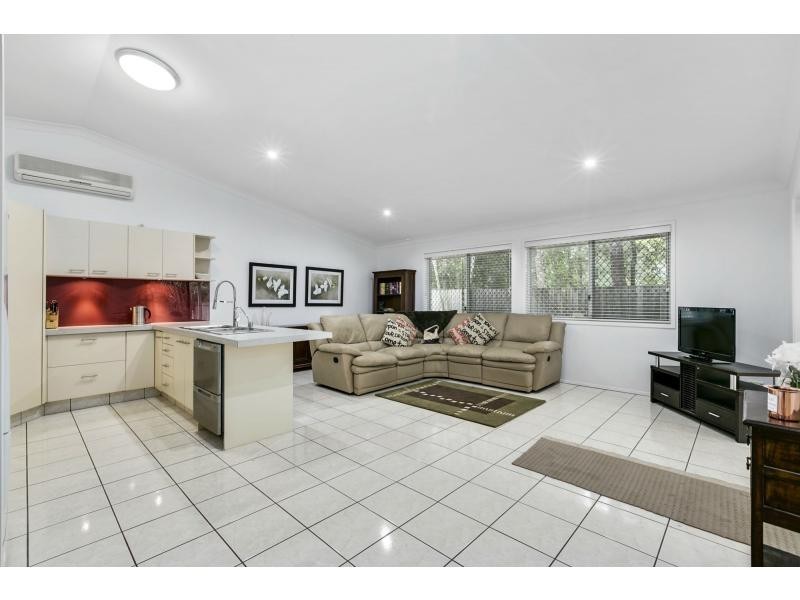 19 Maidstone Place, Robina QLD 4226