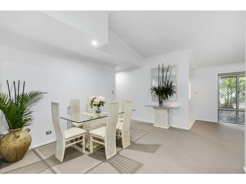 19 Maidstone Place, Robina QLD 4226