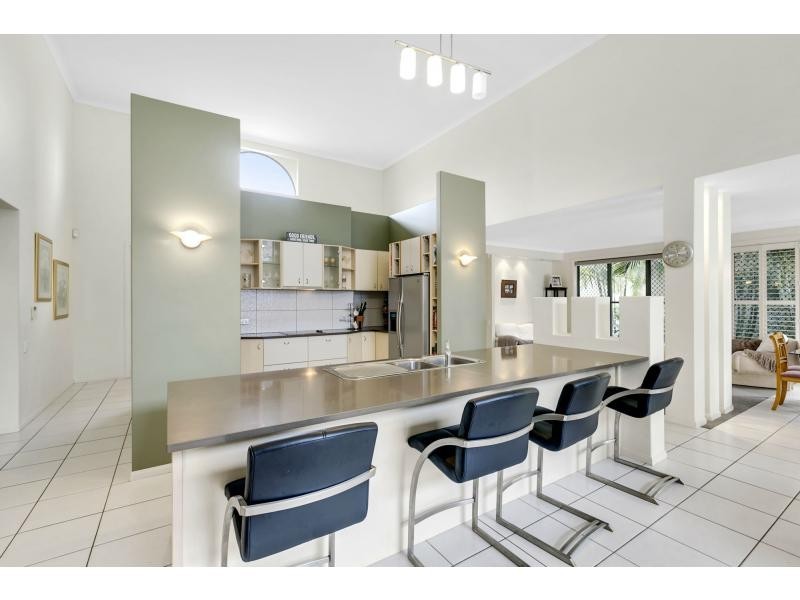 21 Cassowary Drive, Burleigh Waters QLD 4220