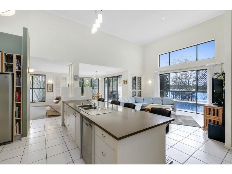 21 Cassowary Drive, Burleigh Waters QLD 4220