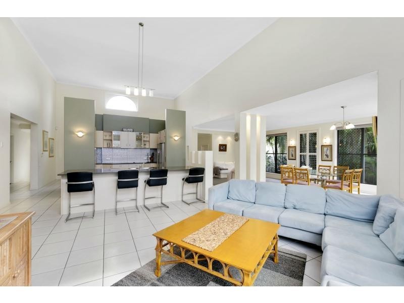 21 Cassowary Drive, Burleigh Waters QLD 4220