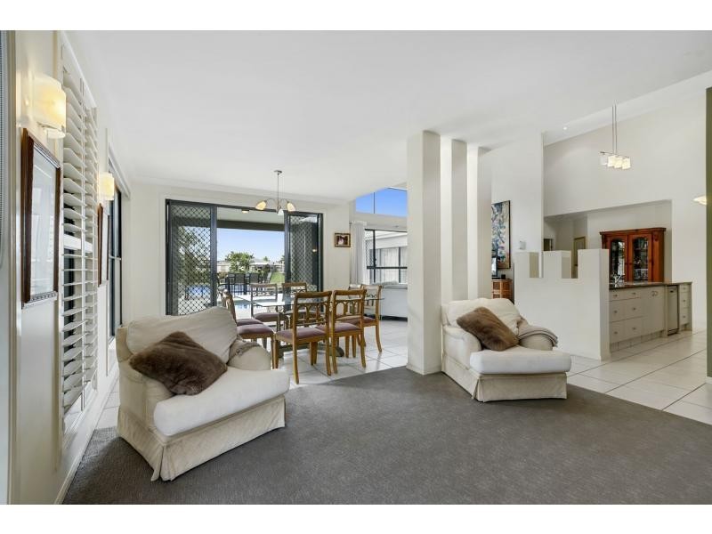 21 Cassowary Drive, Burleigh Waters QLD 4220