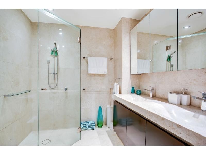 7/106 The Esplanade, Burleigh Heads QLD 4220