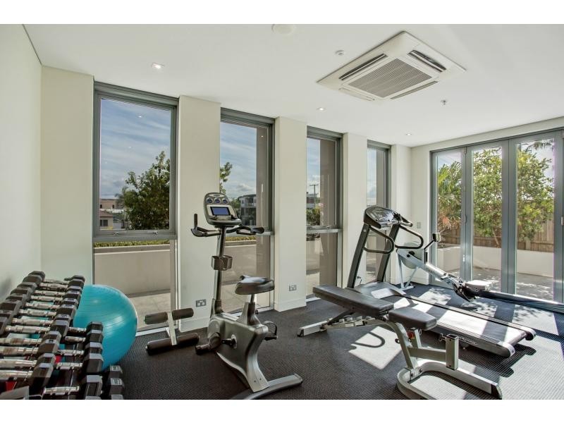 7/106 The Esplanade, Burleigh Heads QLD 4220