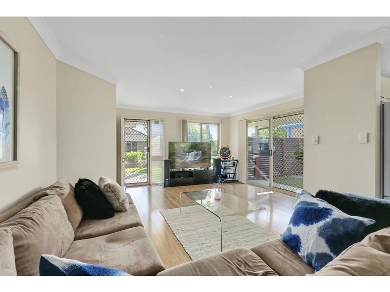 5 Magpie Court, Burleigh Waters QLD 4220