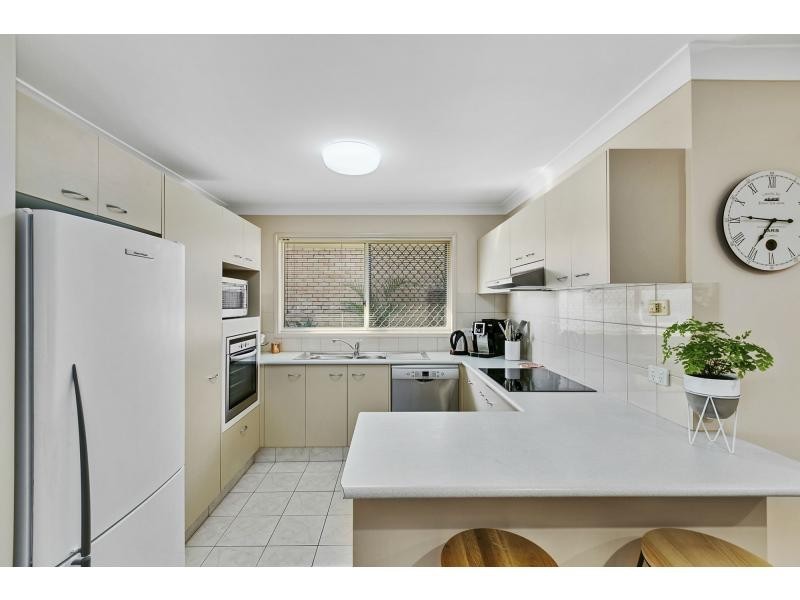 5 Magpie Court, Burleigh Waters QLD 4220