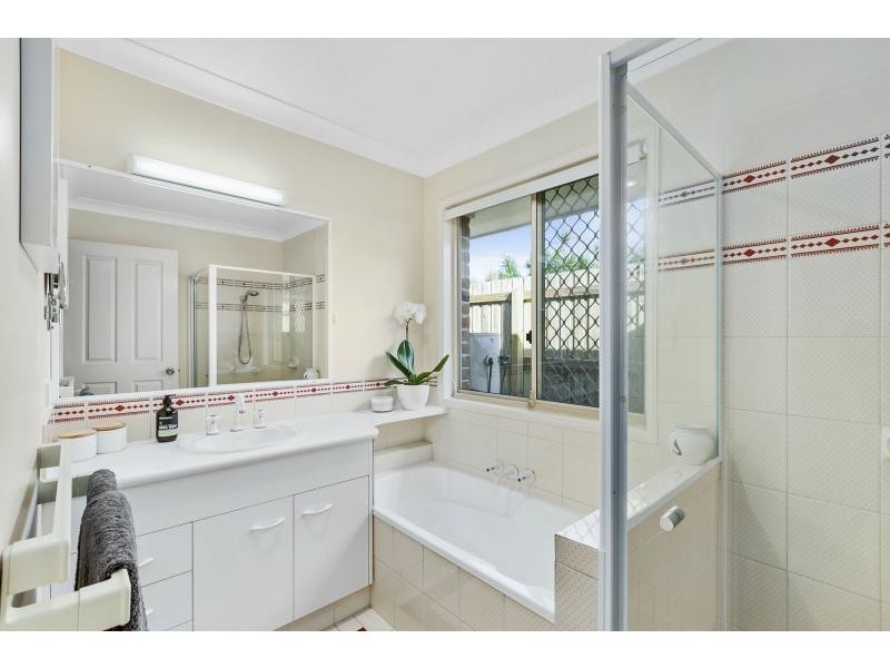 5 Magpie Court, Burleigh Waters QLD 4220