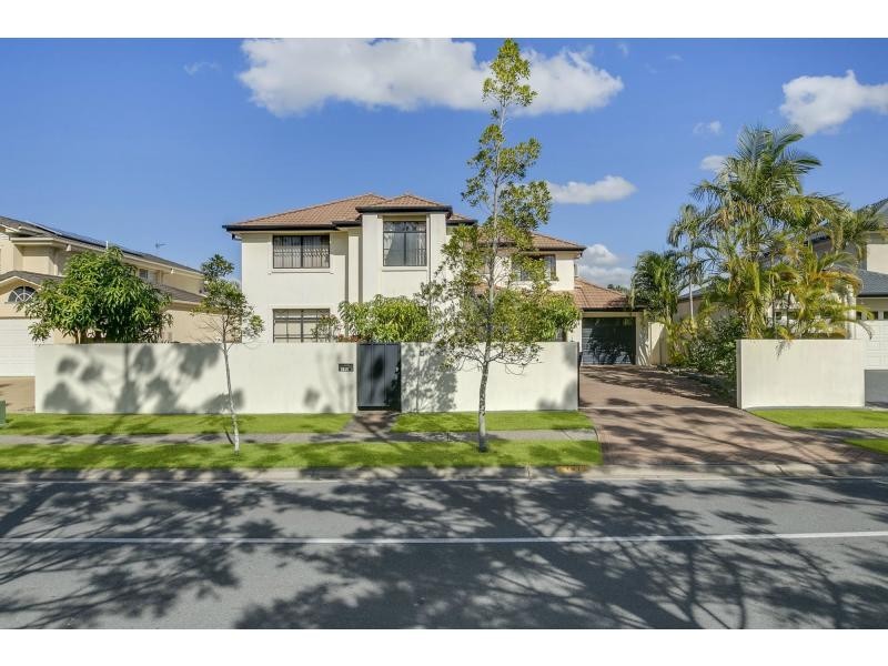 197 Dunlin Drive, Burleigh Waters QLD 4220