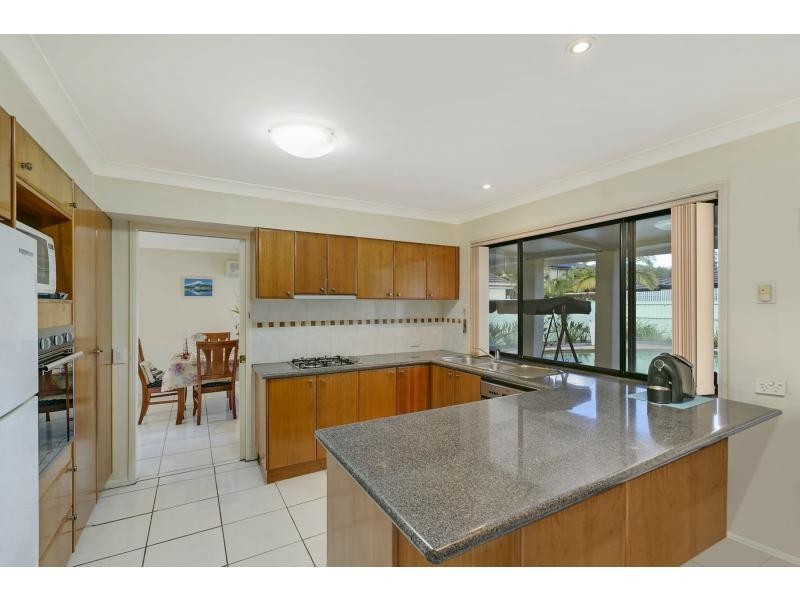 197 Dunlin Drive, Burleigh Waters QLD 4220