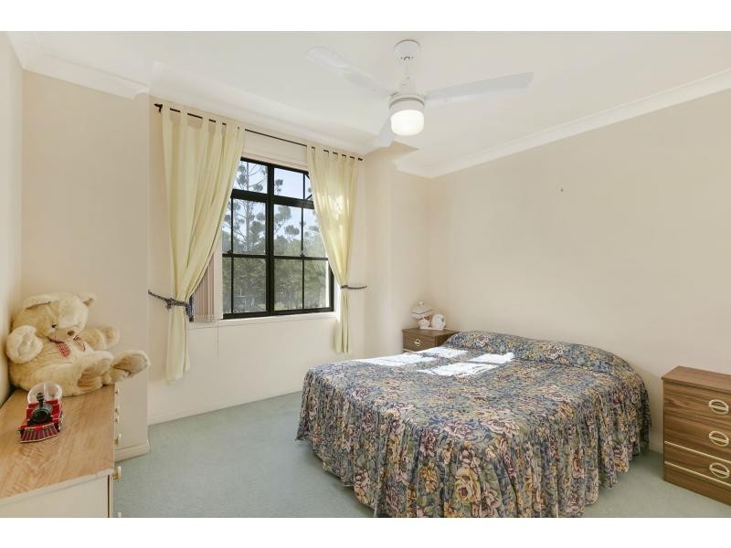 197 Dunlin Drive, Burleigh Waters QLD 4220