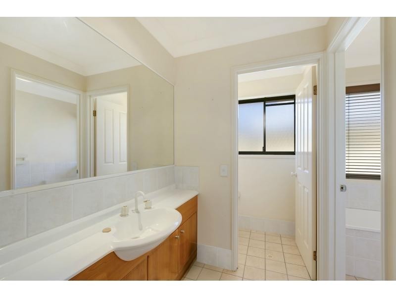 197 Dunlin Drive, Burleigh Waters QLD 4220