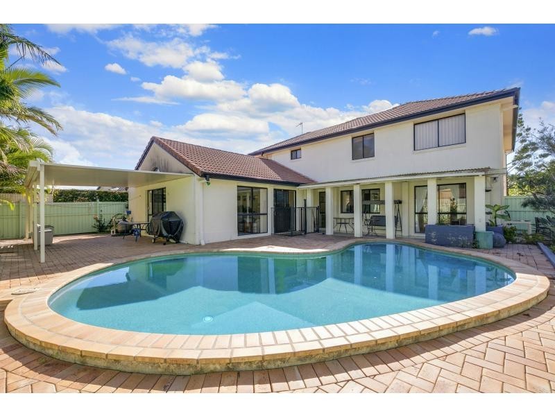 197 Dunlin Drive, Burleigh Waters QLD 4220