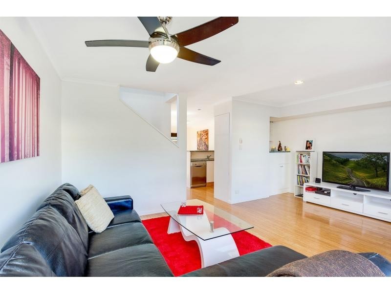 5/18 Tallebudgera Creek Road, Burleigh Heads QLD 4220