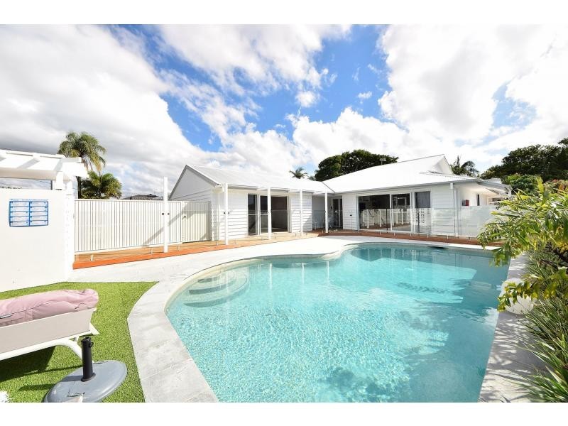 7 Avocet Avenue, Burleigh Waters QLD 4220