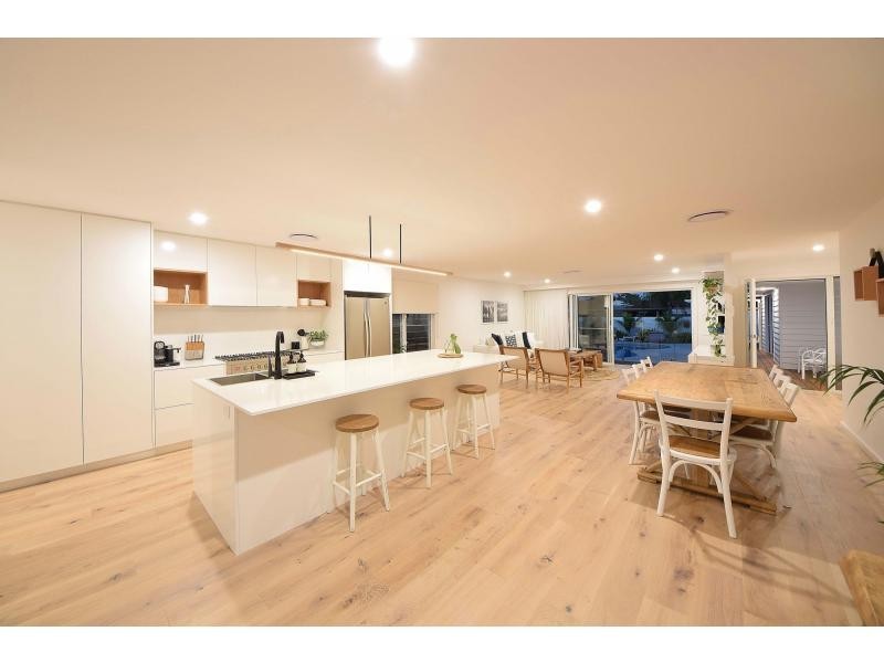 7 Avocet Avenue, Burleigh Waters QLD 4220