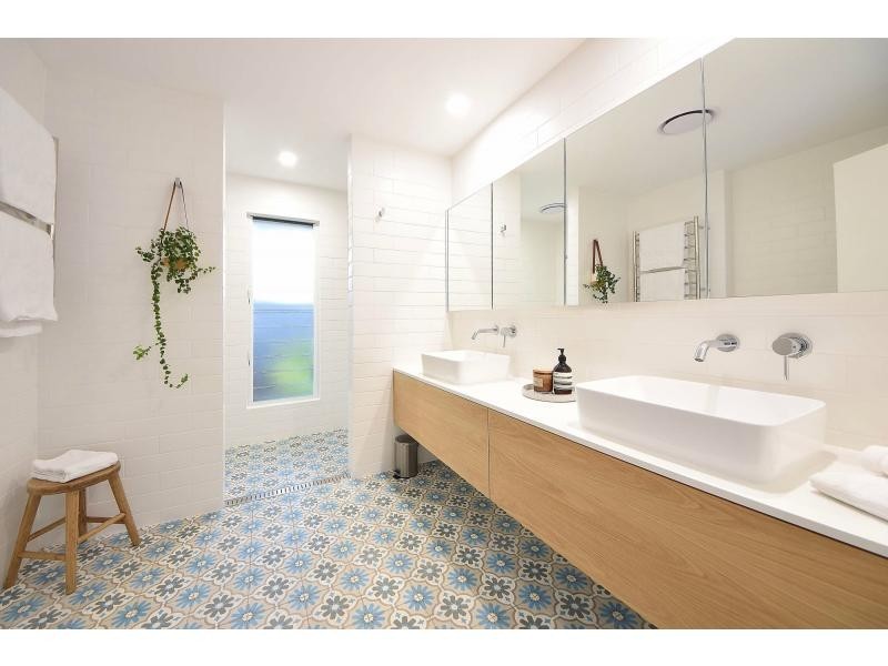 7 Avocet Avenue, Burleigh Waters QLD 4220