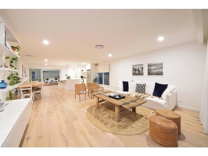 7 Avocet Avenue, Burleigh Waters QLD 4220