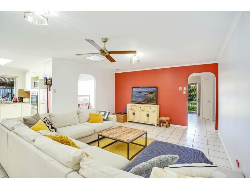 12 Myna Way, Burleigh Waters QLD 4220