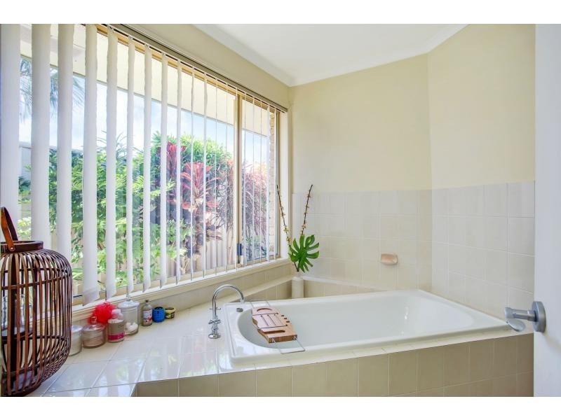 12 Myna Way, Burleigh Waters QLD 4220