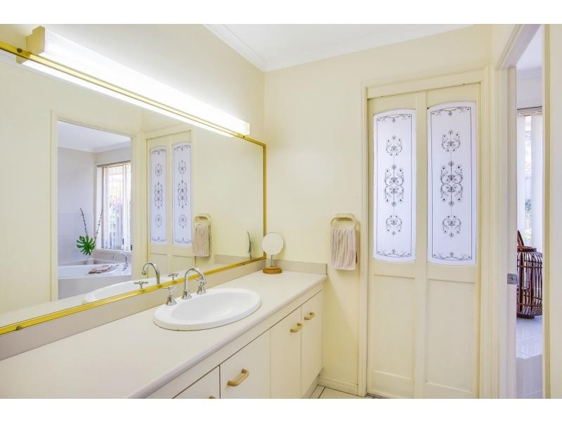 12 Myna Way, Burleigh Waters QLD 4220