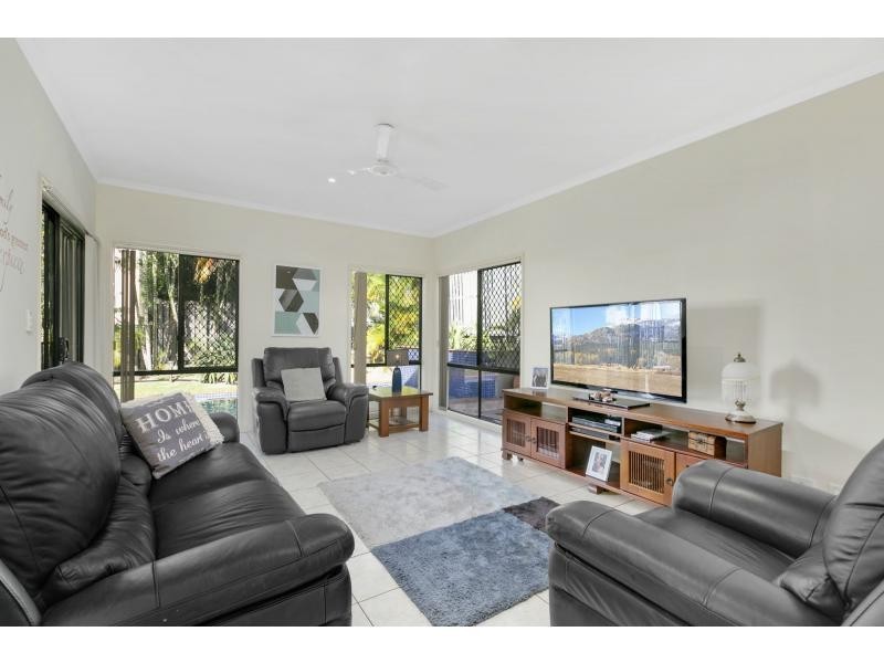 4 Nepean Court, Varsity Lakes QLD 4227