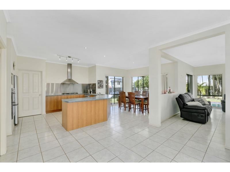 4 Nepean Court, Varsity Lakes QLD 4227