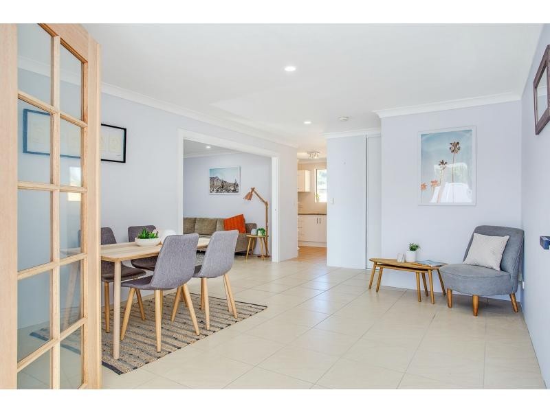 2/1 Macaw Avenue, Miami QLD 4220
