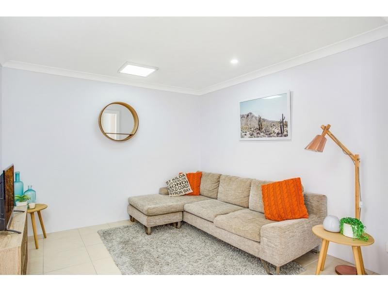 2/1 Macaw Avenue, Miami QLD 4220