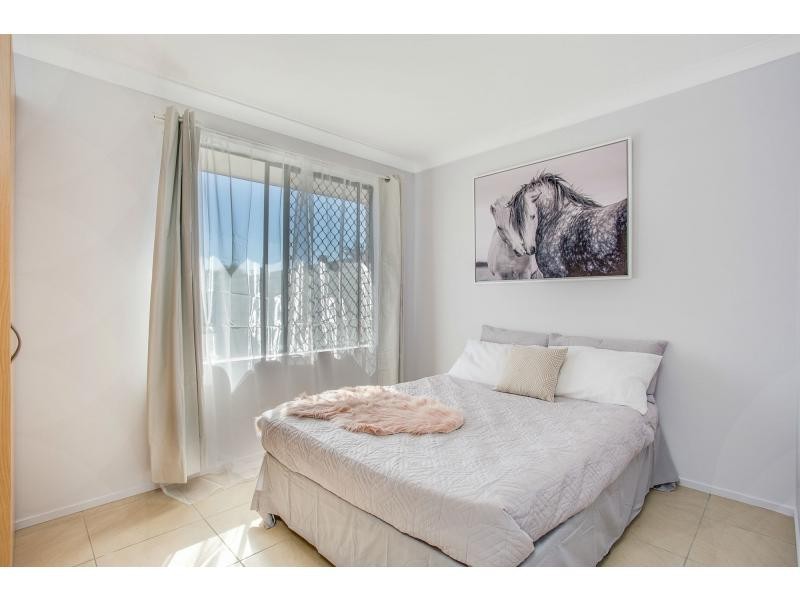 2/1 Macaw Avenue, Miami QLD 4220