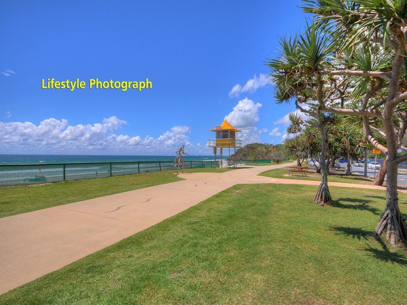 2/1 Macaw Avenue, Miami QLD 4220