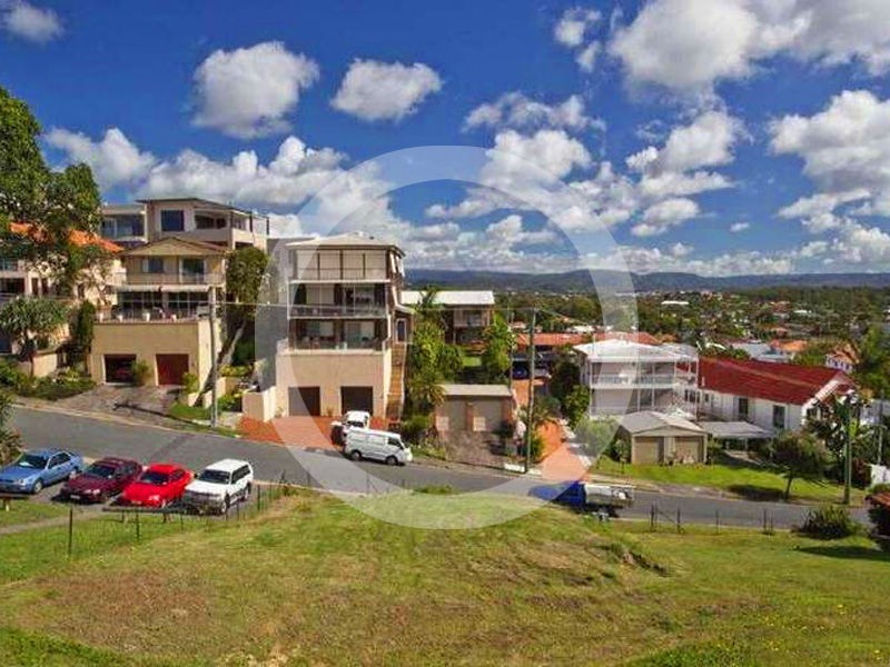 26 Brakes Crescent, Miami QLD 4220