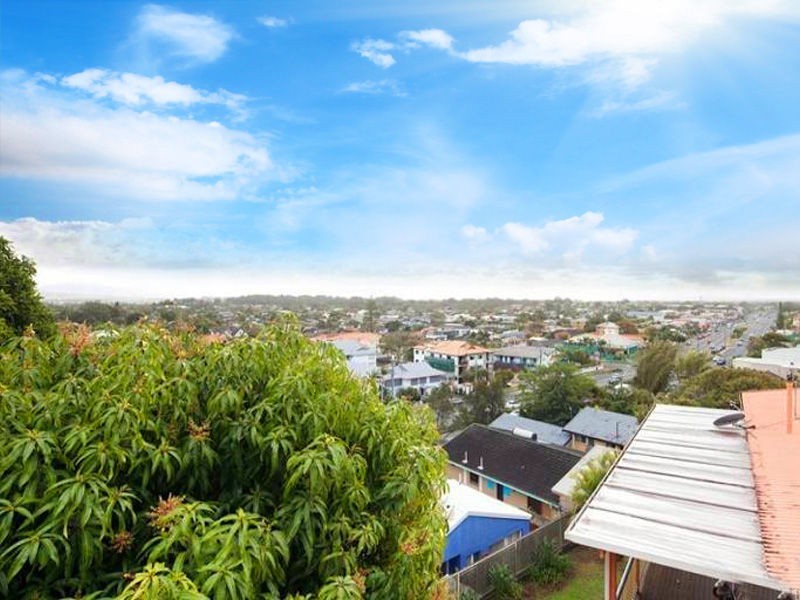 26 Brakes Crescent, Miami QLD 4220