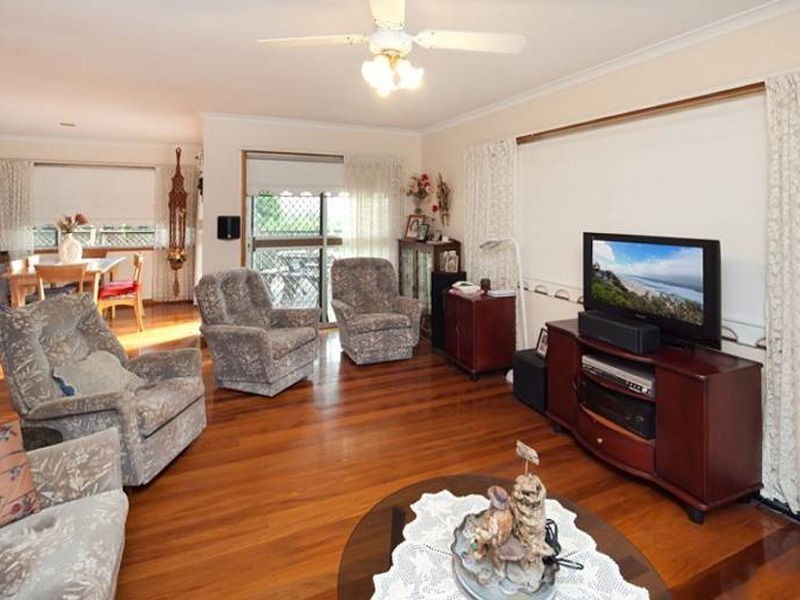 26 Brakes Crescent, Miami QLD 4220