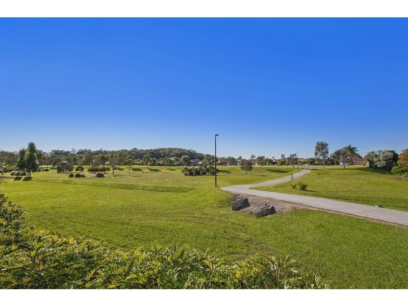 40 Barcelona Way, Burleigh Waters QLD 4220