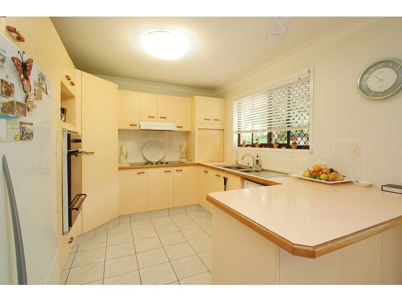 5 Lancelin Drive, Mermaid Waters QLD 4218