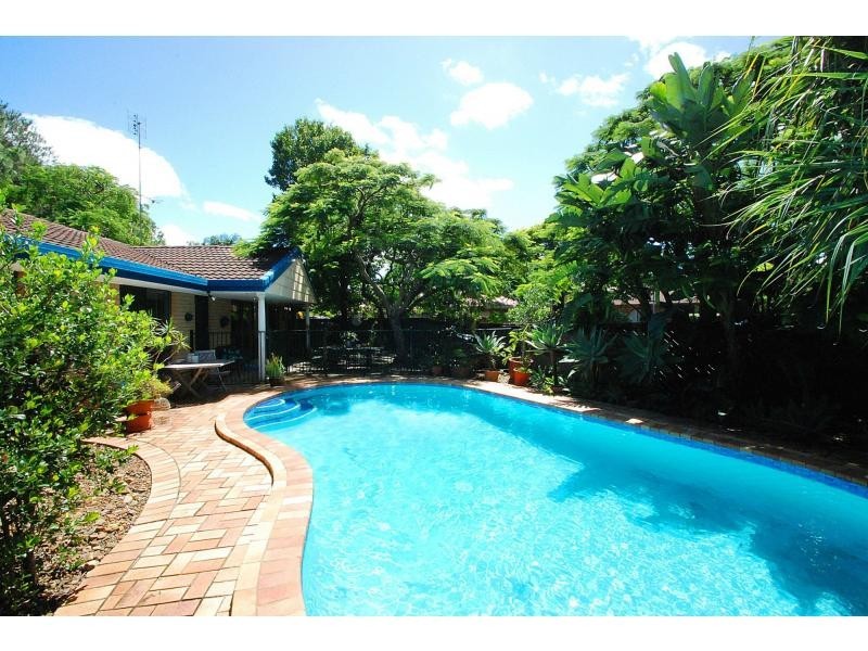 5 Lancelin Drive, Mermaid Waters QLD 4218