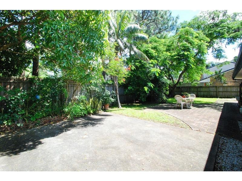 5 Lancelin Drive, Mermaid Waters QLD 4218