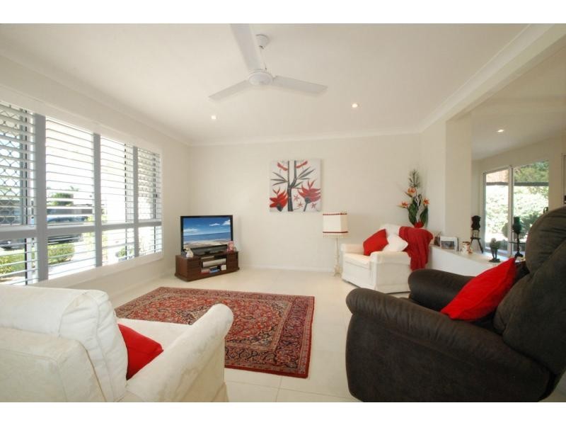 7 Tartan Court, Mermaid Waters QLD 4218