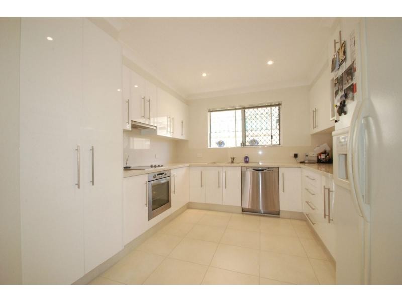 7 Tartan Court, Mermaid Waters QLD 4218