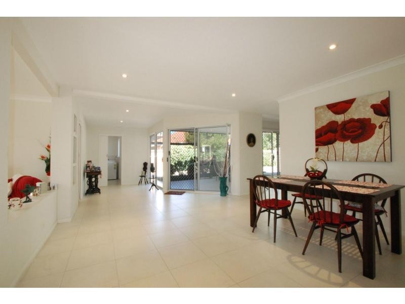 7 Tartan Court, Mermaid Waters QLD 4218