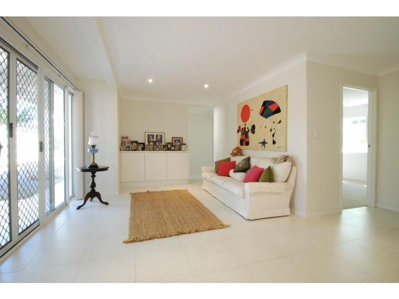 7 Tartan Court, Mermaid Waters QLD 4218