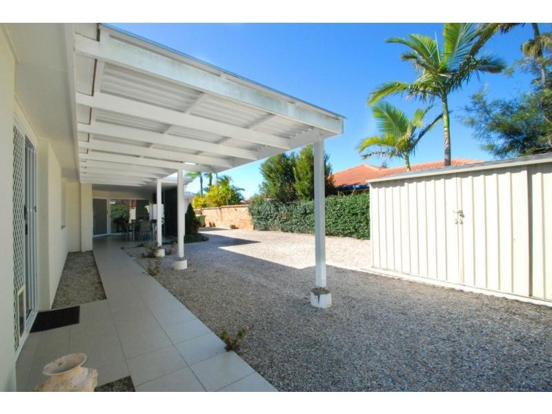 7 Tartan Court, Mermaid Waters QLD 4218