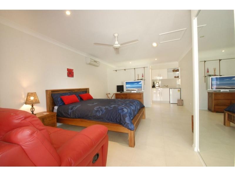 7 Tartan Court, Mermaid Waters QLD 4218