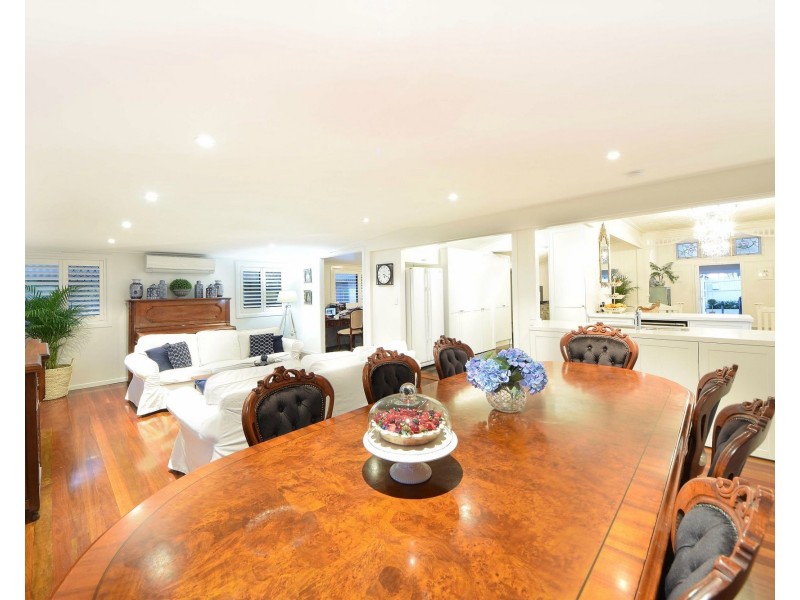 50 Paradise Avenue, Miami QLD 4220