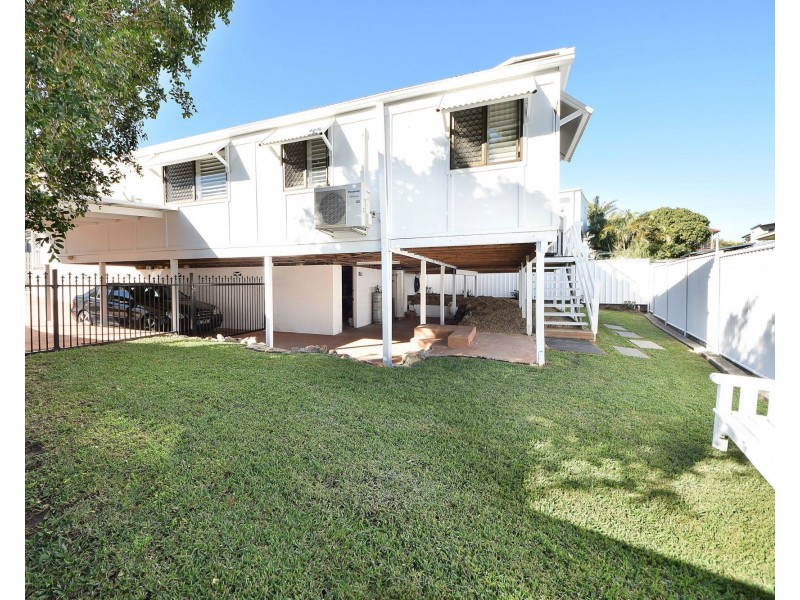 50 Paradise Avenue, Miami QLD 4220