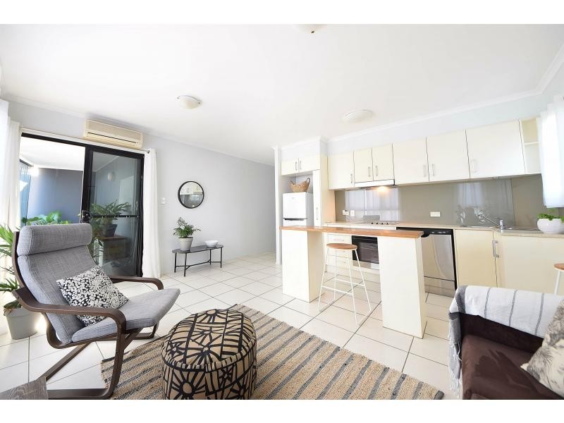 9/2104 Gold Coast Highway, Miami QLD 4220