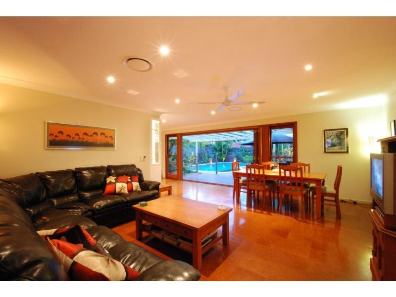 69 Jabiru Avenue, Burleigh Waters QLD 4220